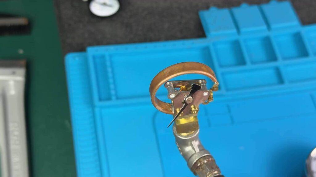 Cấu Tạo và Nguyên Lý Hoạt Động của Đồng Hồ Đo Áp Suất