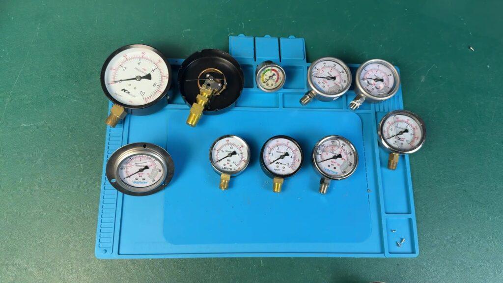 Phân Biệt Đồng Hồ Áp Suất Bourdon và Dạng Màng Trong Công Nghiệp 2026